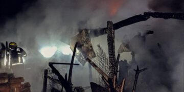На Сумщині вогнеборці двічі ліквідовували загоряння в житловому секторі