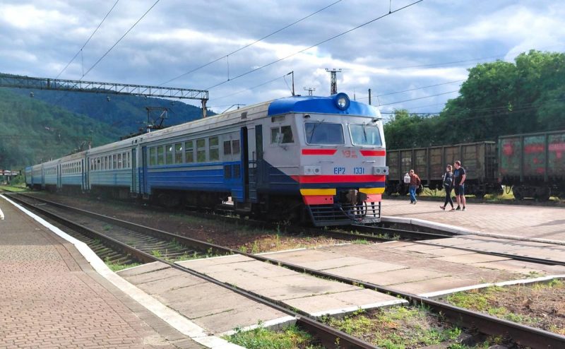 Пасажирські поїзди не курсують до Запоріжжя вже три доби