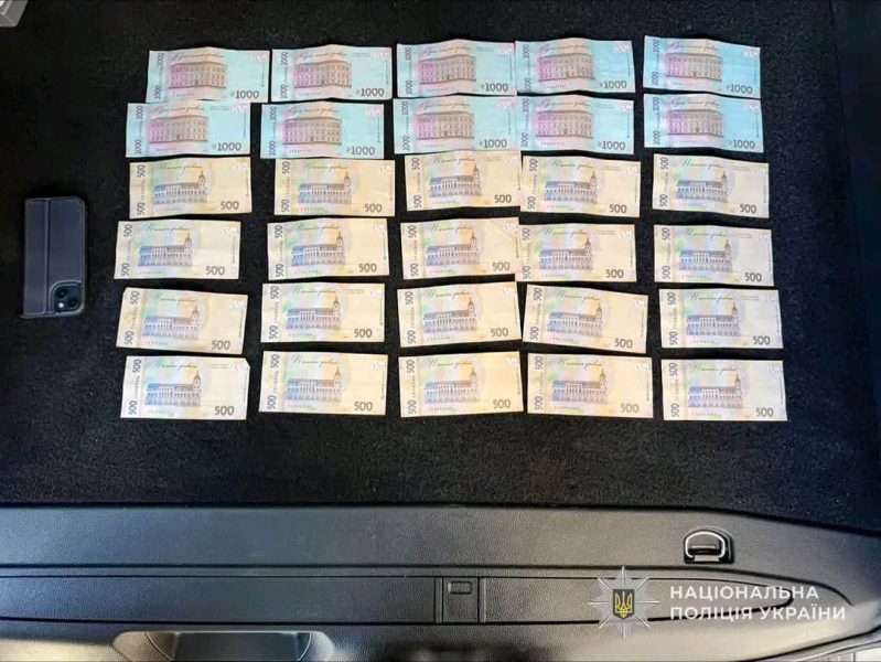 Поліцейські Сумщини викрили корупційну схему у рекрутинговому підрозділі