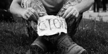 Повернення з полону: як отримати статус особи, яка постраждала від торгівлі людьми