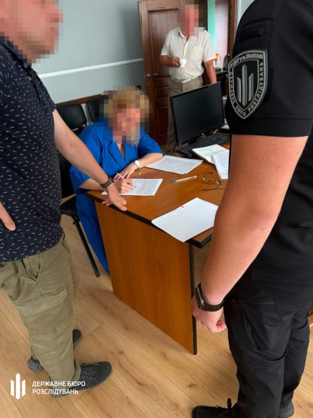 Рішення для уникнення мобілізації: за матеріалами ДБР повідомлено про підозру двом суддям із Конотопа