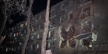 Ще одна людина, важко поранена внаслідок російського авіаудару по Сумах, померла в лікарні