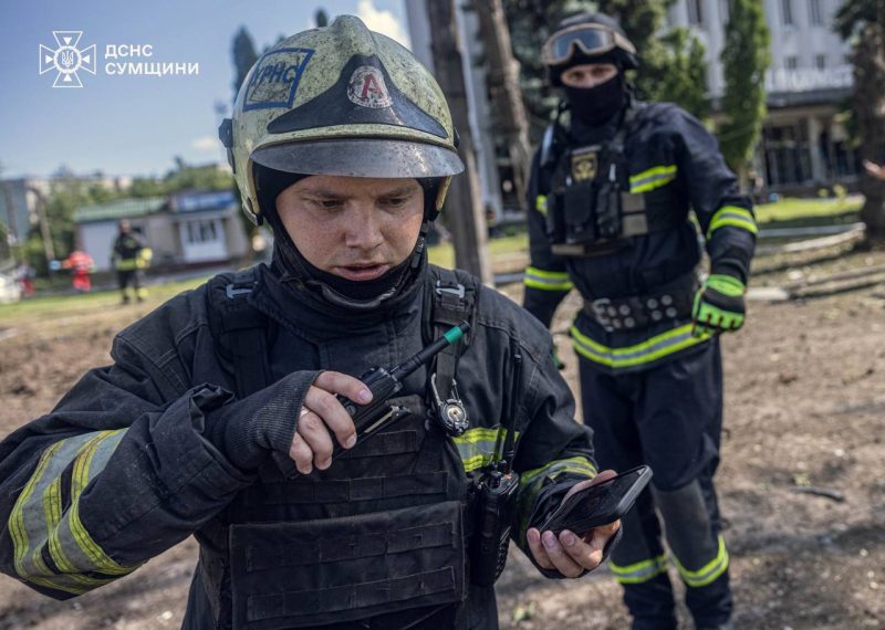 Троє загиблих і 17 поранених: росія вдарила КАБами по Сумах