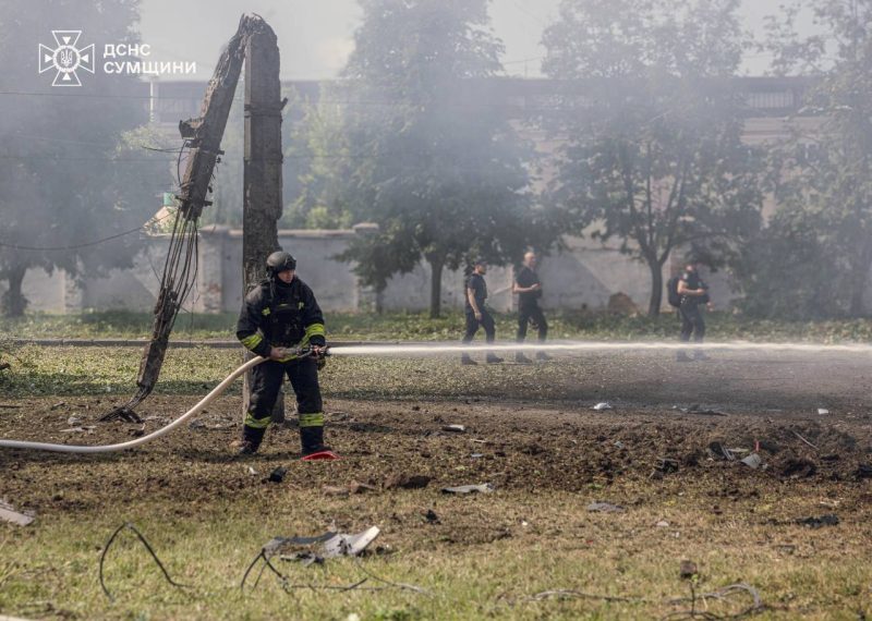 Троє загиблих і 17 поранених: росія вдарила КАБами по Сумах