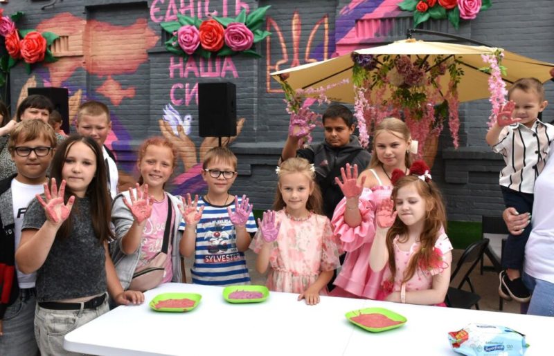 У Конотопі з&rsquo;явився новий мурал та запрацювало соціальне підприємство &ldquo;Парасолька&rdquo;