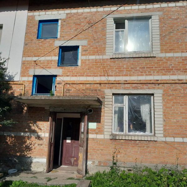 У Ромнах розпочав роботу штаб із ліквідації наслідків ворожої атаки: триває реєстрація пошкодженого майна