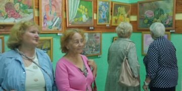 «У світі натюрмортів»: у шосткинській бібліотеці експонують понад 30 картин Елли Римської