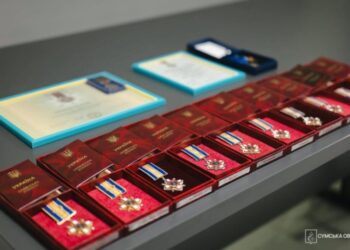 Високими державними нагородами відзначені 10 полеглих Героїв із Конотопщини