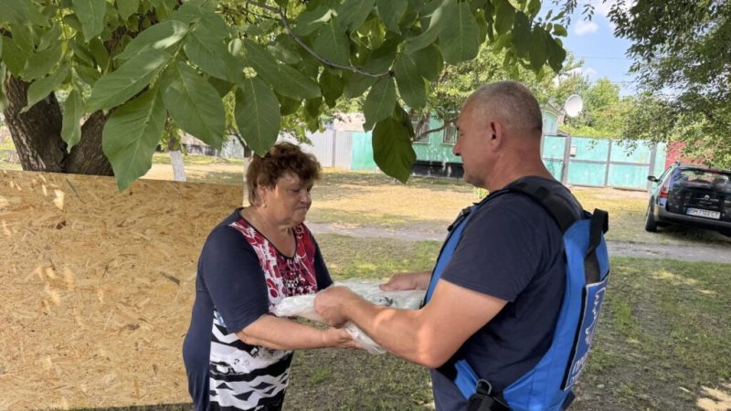 Волонтери “Проліска” надали постраждалим жителям Конотопщини матеріали для екстреного ремонту житла