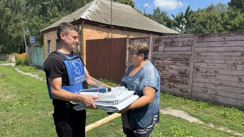 Волонтери “Проліска” надали постраждалим жителям Конотопщини матеріали для екстреного ремонту житла
