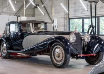 Королівський шик: на публіці покажуть приголомшливий Bugatti 30-х за $40 мільйонів (ФОТО)