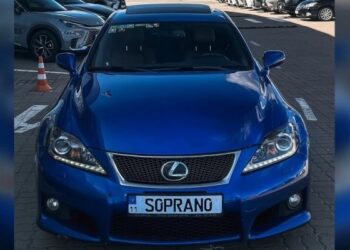 У Києві помітили рідкісний спортседан Lexus із 417-сильним V8 (ФОТО)