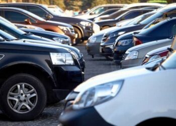 Українці масово везуть вживані авто: названо найпопулярніші моделі липня