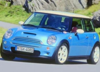 Mini Cooper нового покоління отримає знайомий вигляд, але несподівану технічну основу