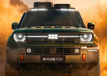 Geely показала один із найпотужніших гібридних позашляховиків (ФОТО)