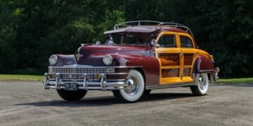 Із дерев’яними дверима: незвичний Chrysler 1947 року оцінили в $350 000 (ФОТО)
