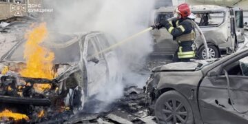 ДСНС показала наслідки ворожого удару по Сумах: 7 людей постраждали
