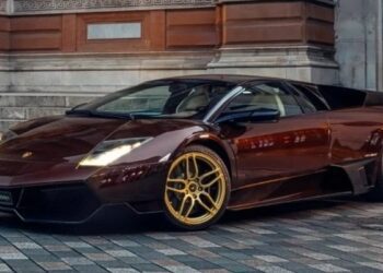 Рідкісний екземпляр Lamborghini Murcielago SV виставляють на торги (ФОТО)