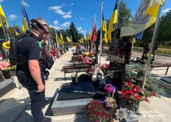 У Сумах пошкодили поховання на Алеї Слави Баранівського кладовища