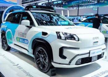 Китайські роботаксі вийдуть на дороги Європи за підтримки Uber