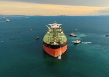 Нафта зростає через ризики довкола Ормузької протоки