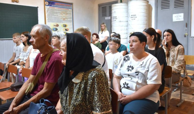 Нагороди – родинам, шана – Героям: у Конотопі вшанували полеглих прикордонників + Фото