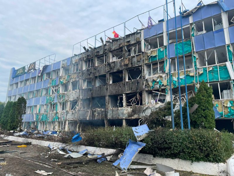 Окупанти знову атакували шоколадну фабрику в Тростянці
