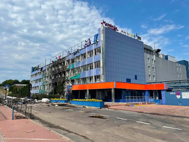 Окупанти знову атакували шоколадну фабрику в Тростянці