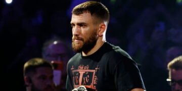 Сергій Дерев’янченко перерахував бійців, з якими Ломаченку варто провести поєдинок після повернення