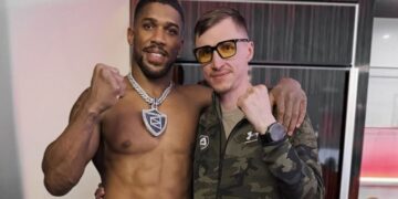 Сергій Лапін відреагував на критику щодо роботи команди Усика в кутку Джошуа
