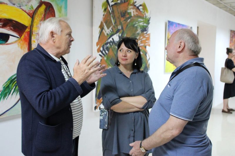 У Шостці презентували проєкт “Нескорене прикордоння”, який об’єднав митців з різних регіонів України
