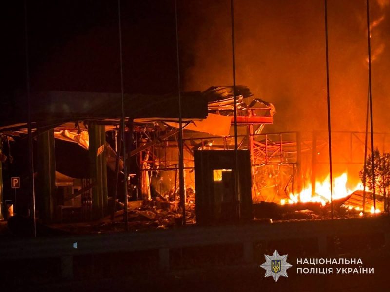 У Шостці травмовано 61-річну жінку, пошкоджено житлові будинки + Фото