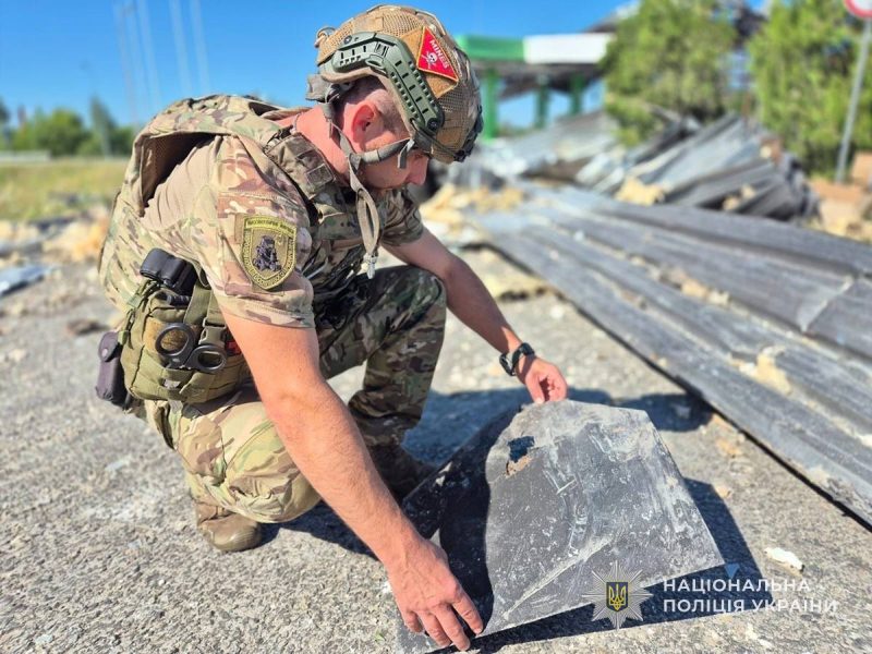 У Шостці травмовано 61-річну жінку, пошкоджено житлові будинки + Фото