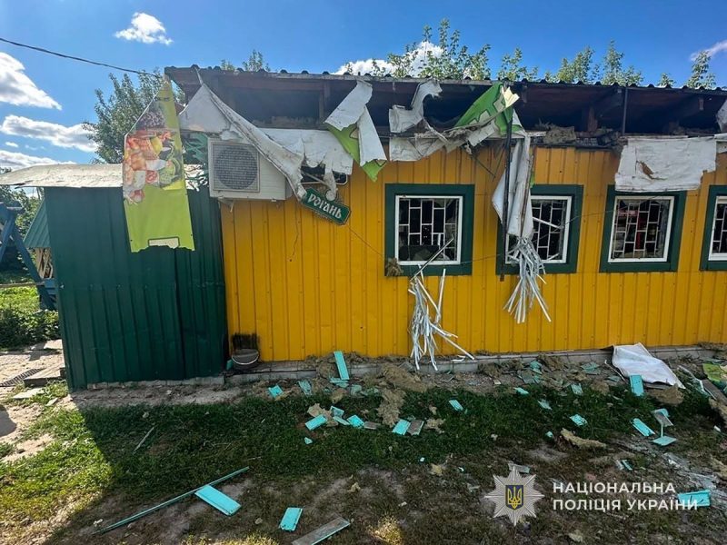 У Шостці травмовано 61-річну жінку, пошкоджено житлові будинки + Фото