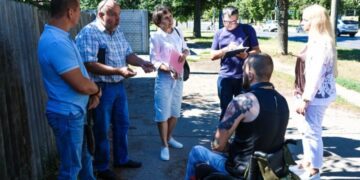 У Сумах обстежили вулицю Героїв Сумщини на безбар’єрність