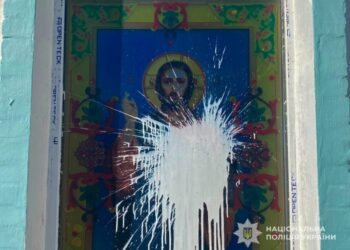 У Сумах поліція встановлює обставини пошкодження храму