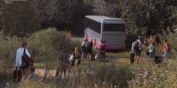 Усіх пасажирів сумського потяга, який ворог атакував дорогою до Києва, оперативно доставили до місця, звідки вони продовжили свій маршрут