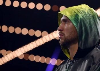 В’ячеслав Сенченко назвав двох оптимальних суперників для Ломаченка після відновлення кар’єри