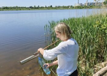 Вода в озері Галенківське безпечна для відпочинку на водоймі
