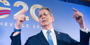 Міністр фінансів США звинуватив Україну у зростанні цін на енергоносії