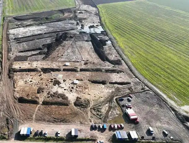 Просто під дорогою лежали золоті скарби: виявлено 22 тисячі мішків