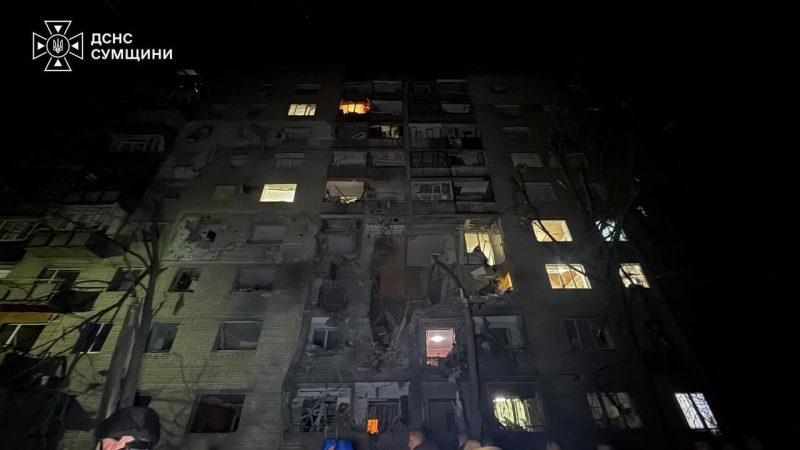 У Сумах авіабомба влучила між 3-м і 4-м поверхами будинку: двоє людей загинули, під завалами можуть бути люди