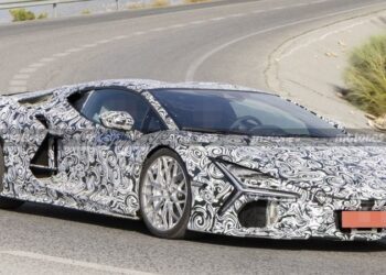 Lamborghini Revuelto Spyder готують до прем’єри: новинку помітили на тестах