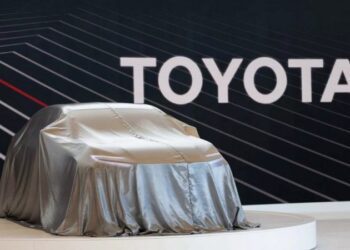 Toyota готує хитрий електромобіль: бензиновий мотор працюватиме лише як генератор