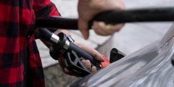 Іран підвищить ціну бензину для “активних” водіїв