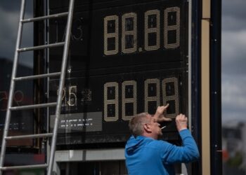Ціновий шок для українців. Старт паливної кризиСюжет