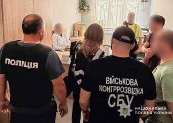 Без обстеження, зате за 10 тисяч: на Шосткинщині викрили лікаря, який оформив військовому фіктивний лікарняний