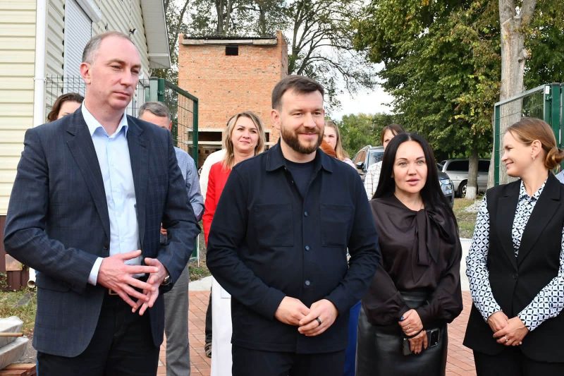 Міністр Денис Улютін відвідав центр соціально-психологічної реабілітації дітей на Роменщині