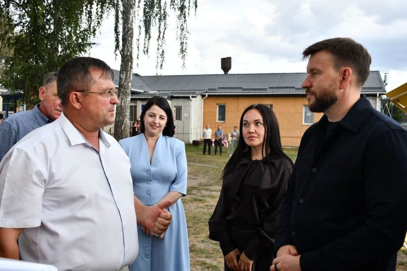 Міністр Денис Улютін відвідав центр соціально-психологічної реабілітації дітей на Роменщині