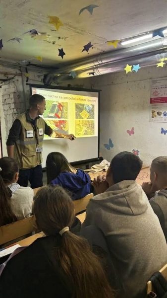 Мінна безпека без зайвих слів: шосткинським школярам нагадали правила, які рятують життя + Фото